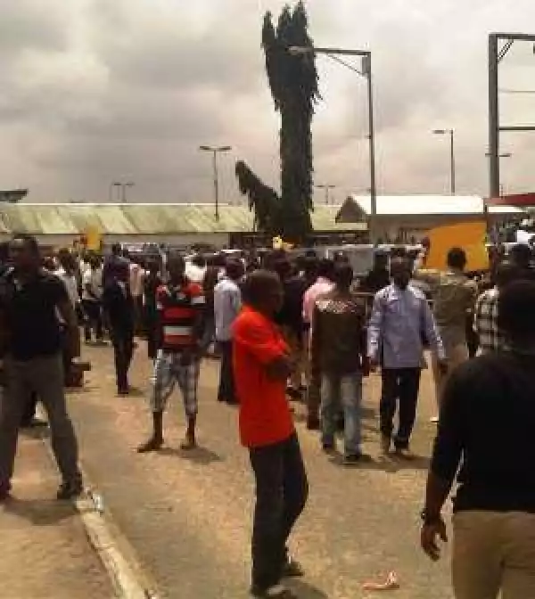 Protesters storm INEC headquarters over production of fake result sheets in Rivers